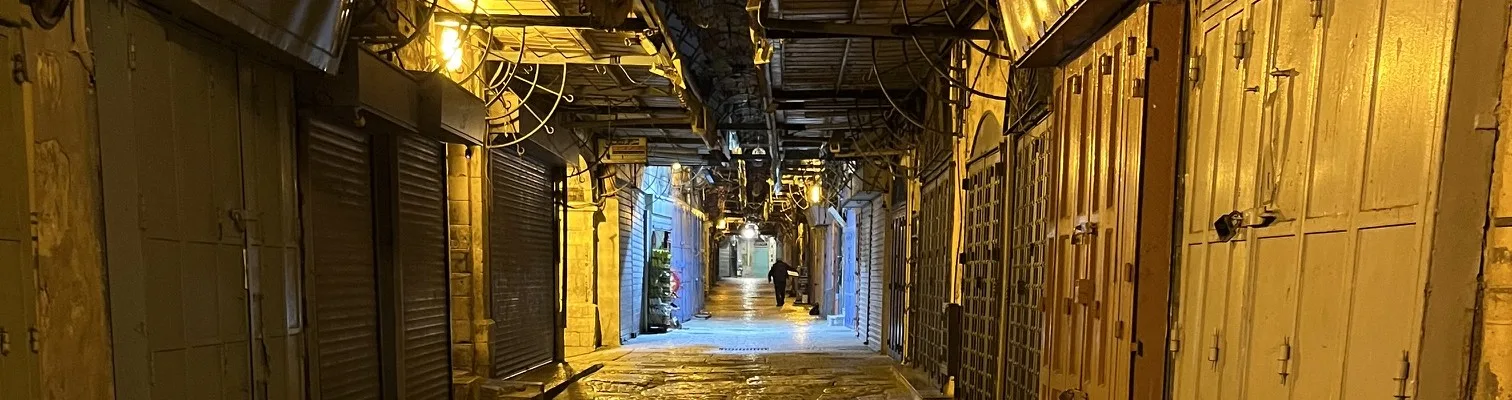 البلدة القديمة في الصباح الباكر